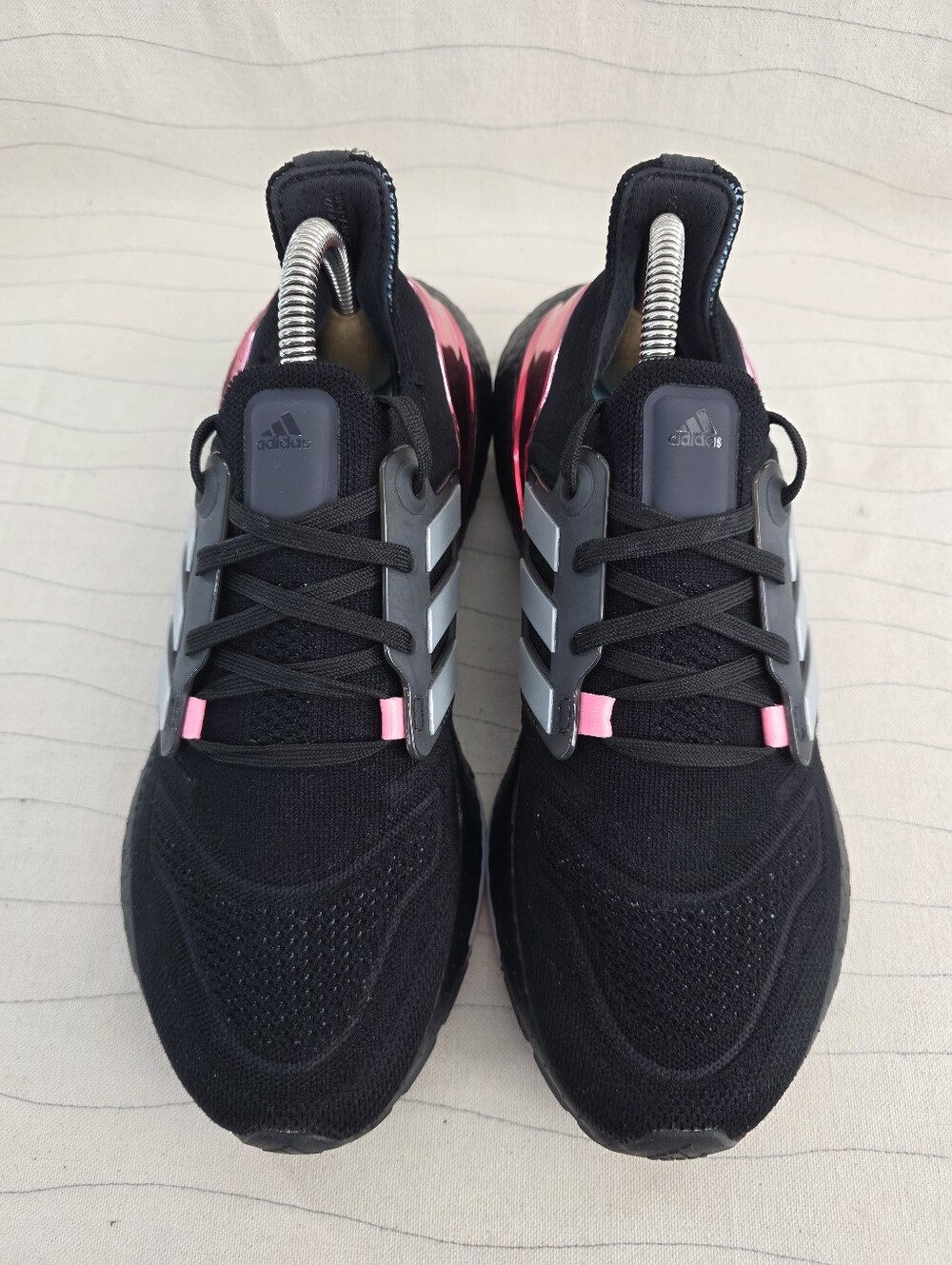 Adidas Womens UltraBoost 22 Black Pink Running Shoes Sneakers GX5928 Size 7.5 - Picture 3 of 12